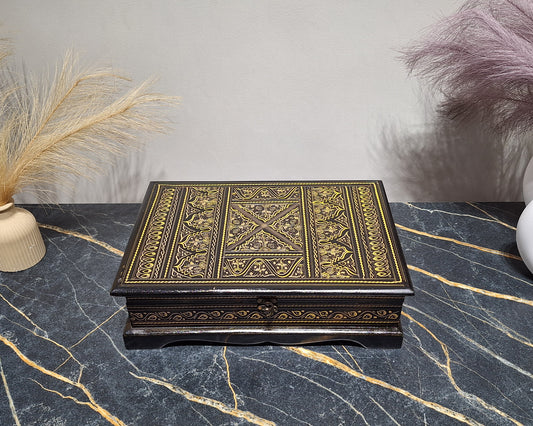 Quran e pak Holder Naqshi